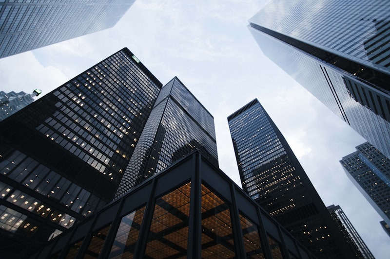 A Guide To Investing In Commercial Real Estate
